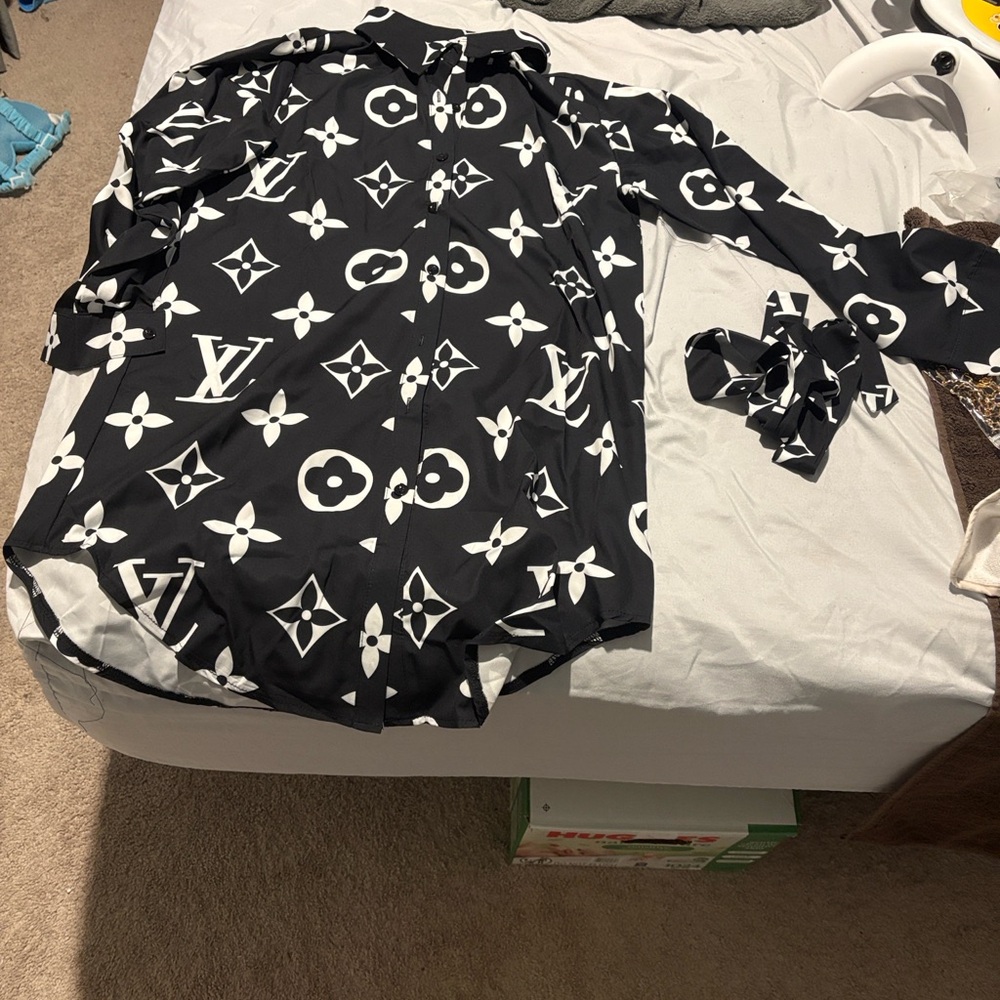 Black Logo-Print Midi Dress - Black & White - Picture 3 of 3